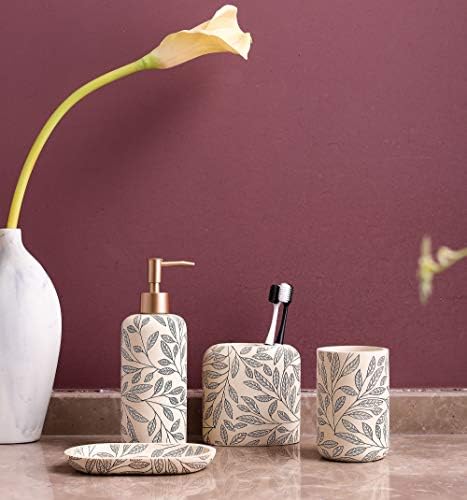Sturdy Rustic Bathroom Set