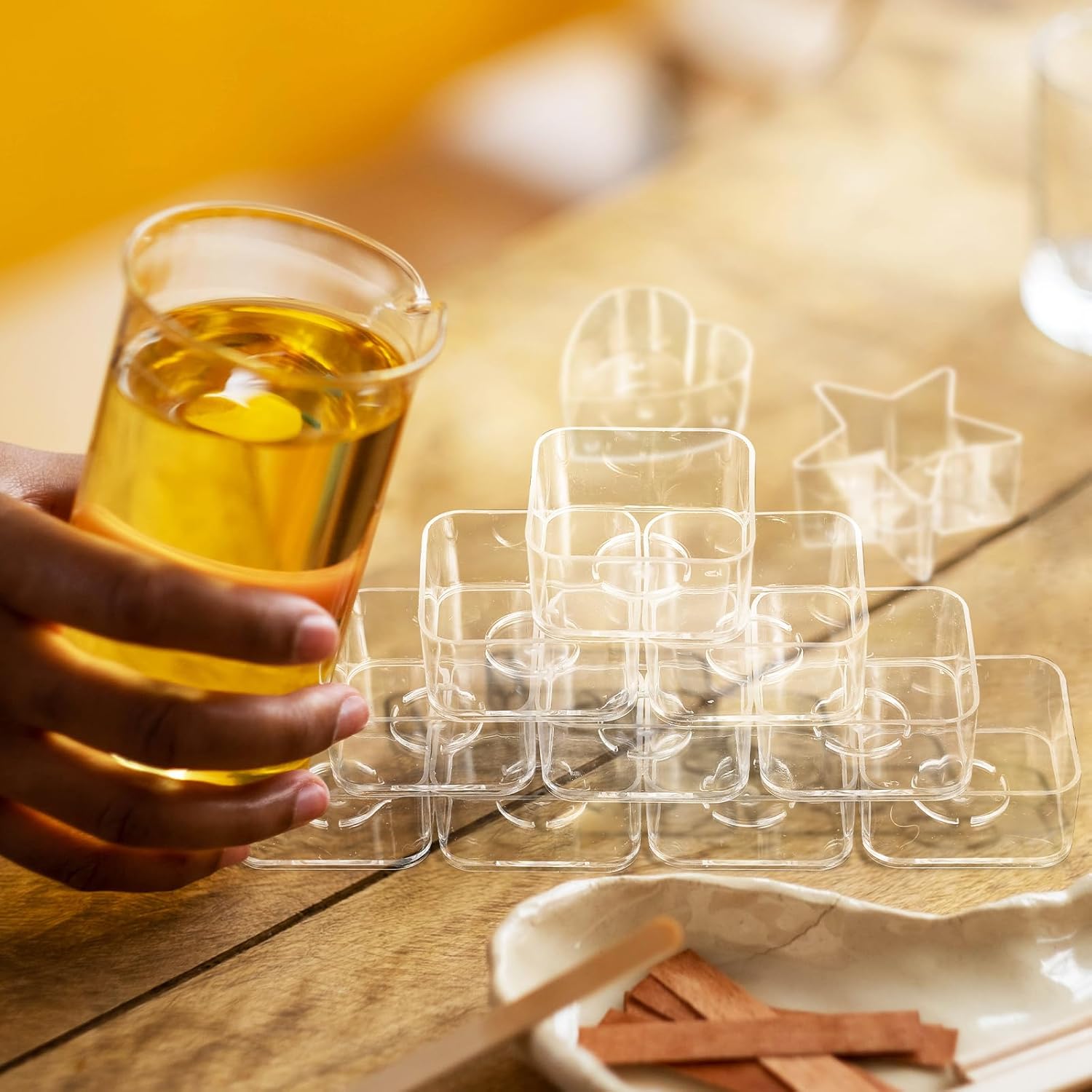 40pcs Plastic Clear Tealight Candle Cup Holders with 100 Wick