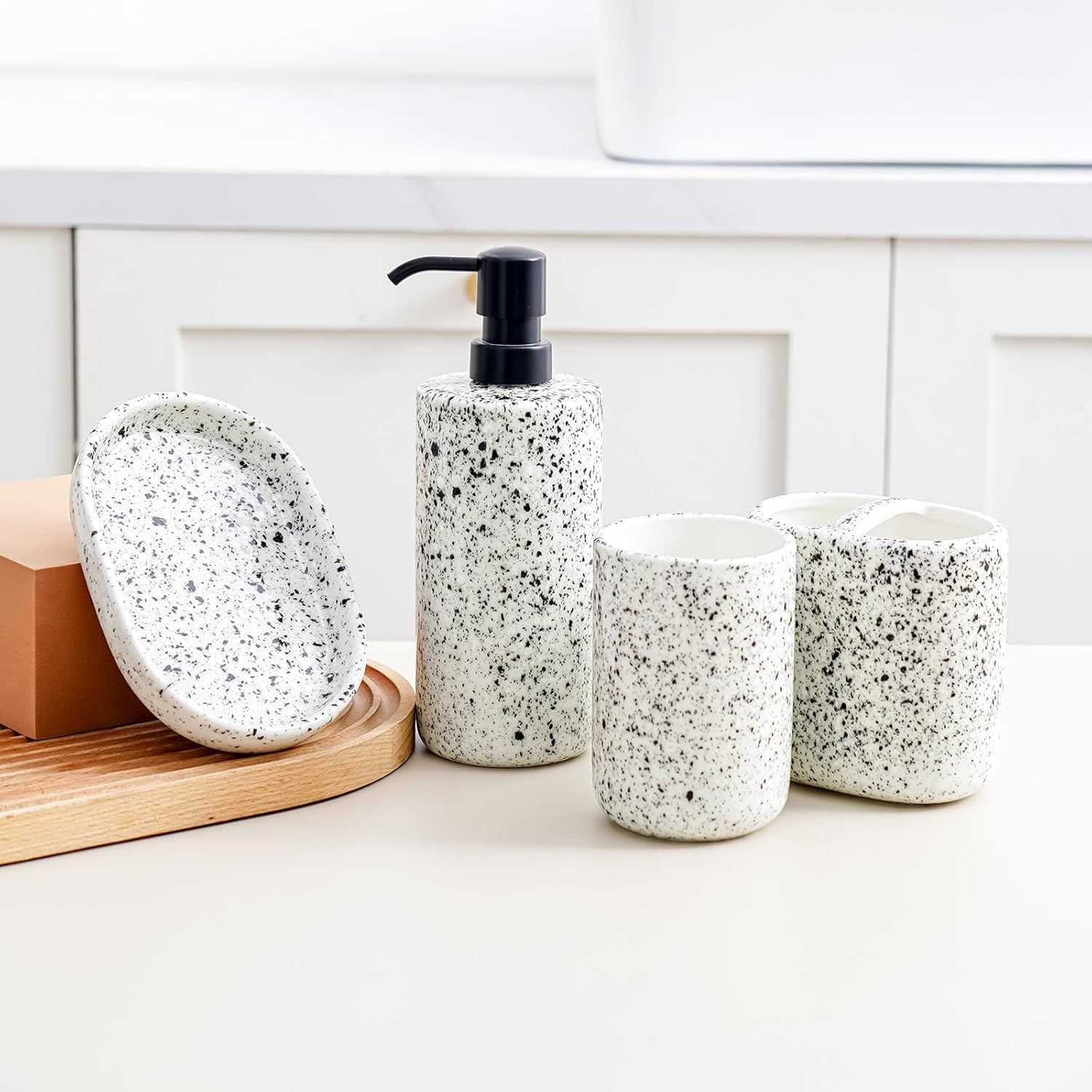 Rich Leisure Bathroom Accessory Set - 4-Piece Ink-Splattered Design