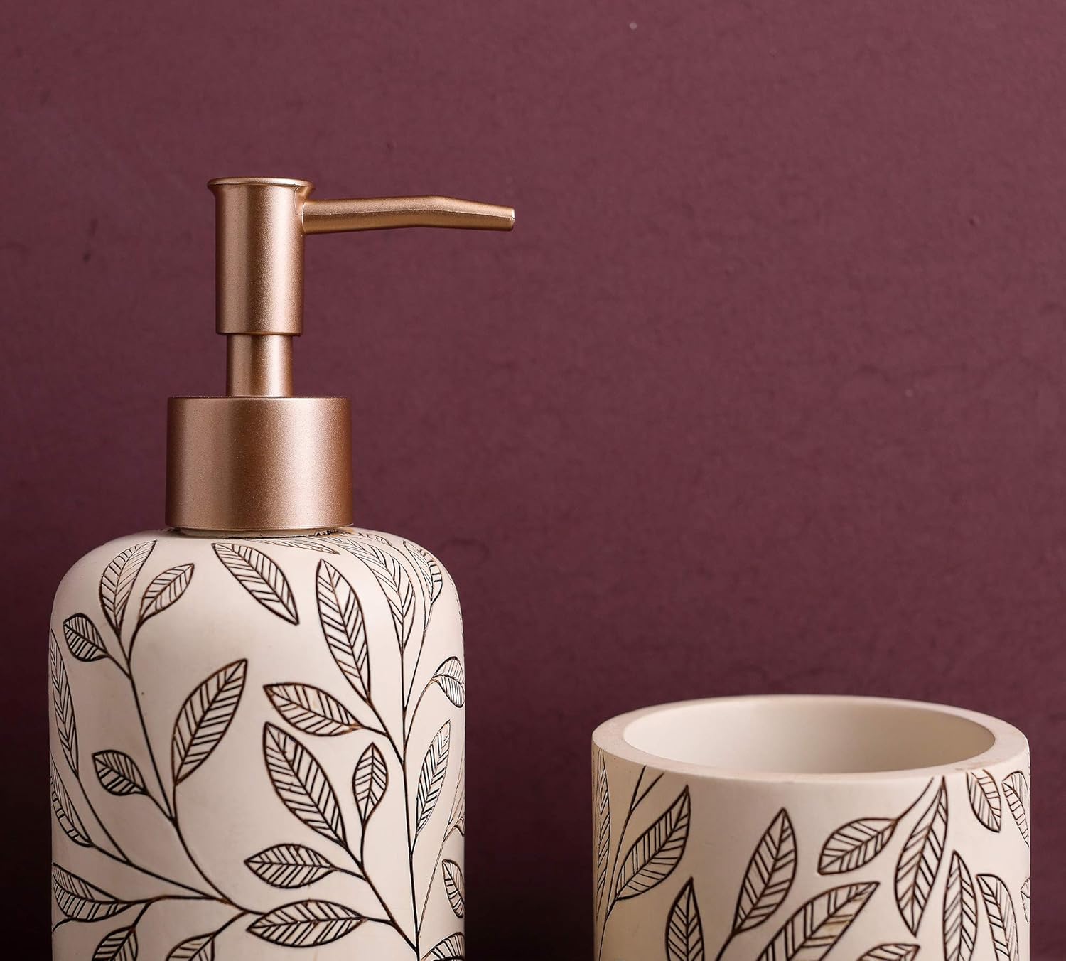 Sturdy Rustic Bathroom Set
