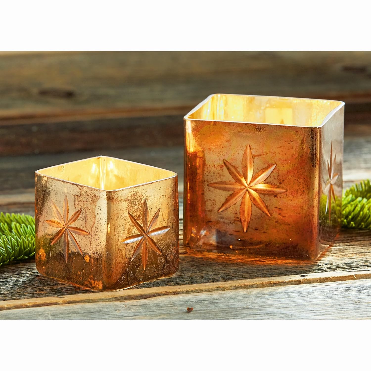 Hand-etched gold candle holder for tealight - Reflective design